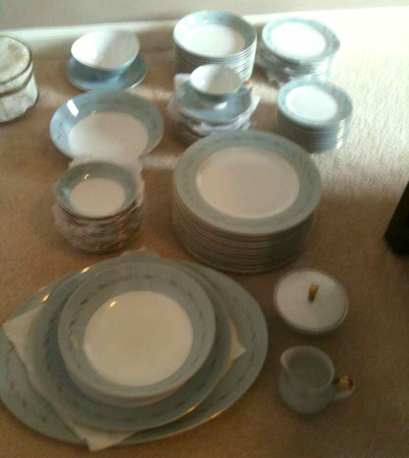 Coronation Ball Dinner Plate by Mikasa-1