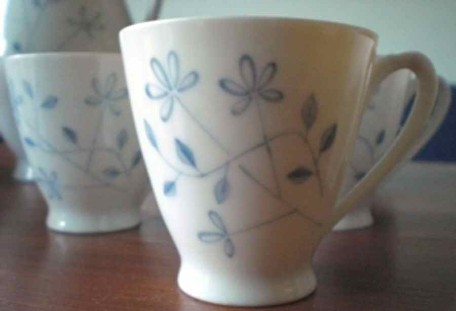 MSS186 Footed Demitasse Cup by Meissen (Germany)-1
