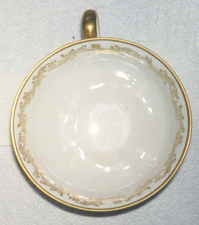 Golden Wreath Footed Cup by Meissmen-1