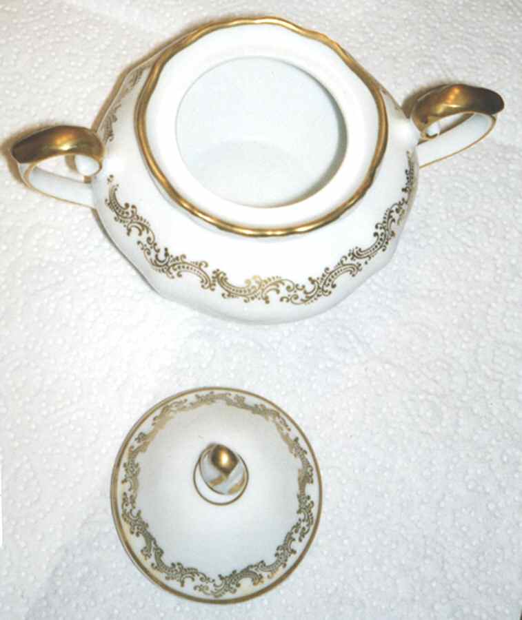 Golden Wreath Sugar Bowl & Lid by Meissmen-1