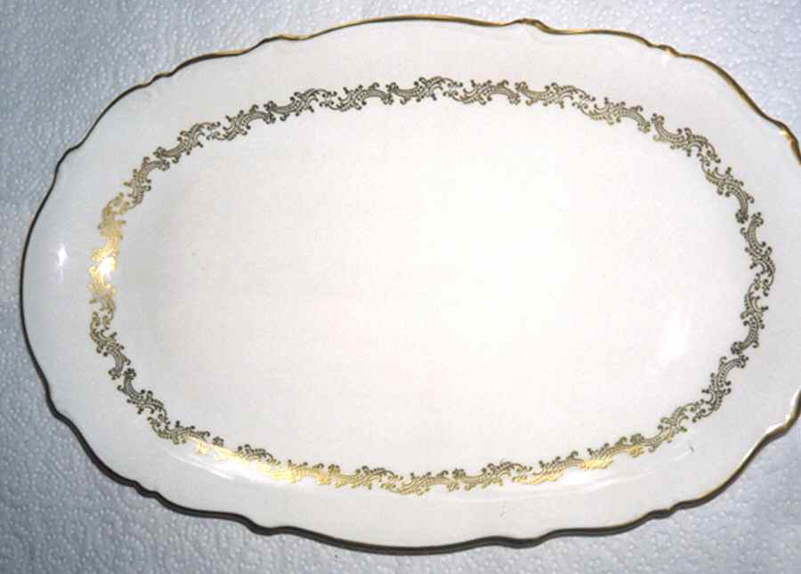 Golden Wreath 13" Oval Serving Platter by Meissmen-1