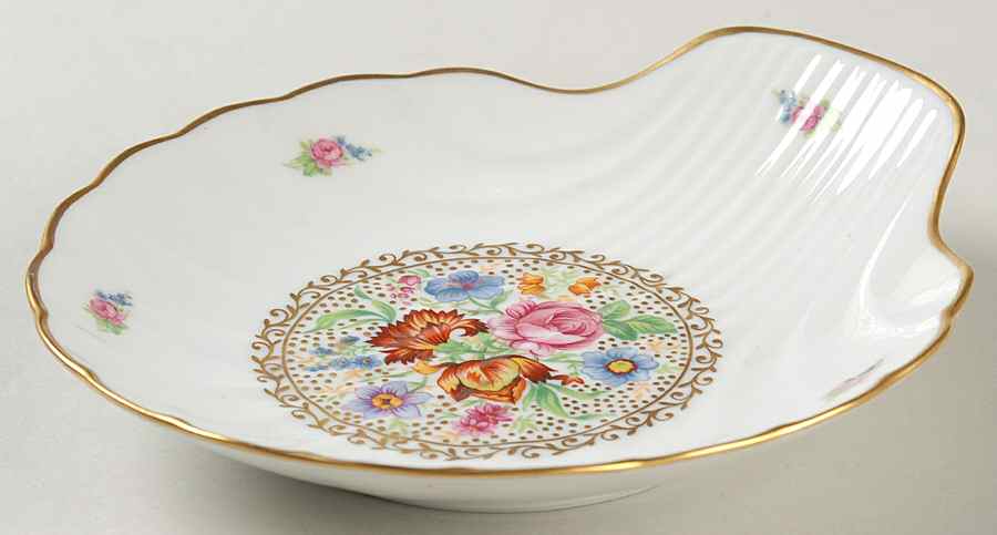 MLB2 Shell Shaped Dish by Malbec (Limoges)-1