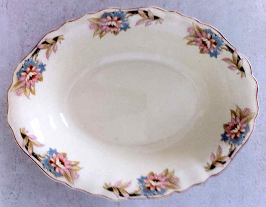 MEK315 10" Oval Vegetable Bowl by J & G Meakin-1