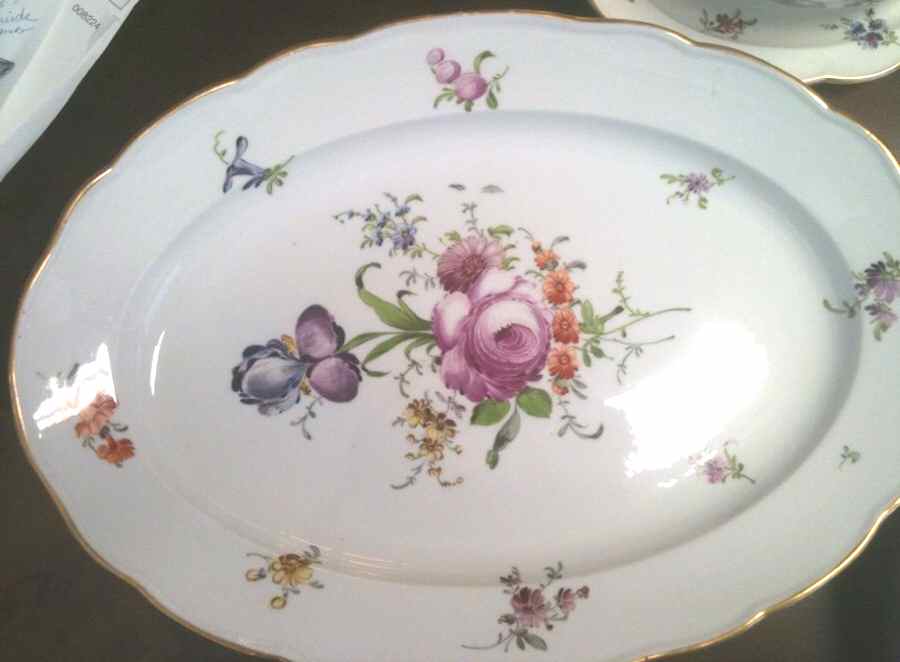 MSS189 14" Oval Serving Platter by Meissen (Germany)-1