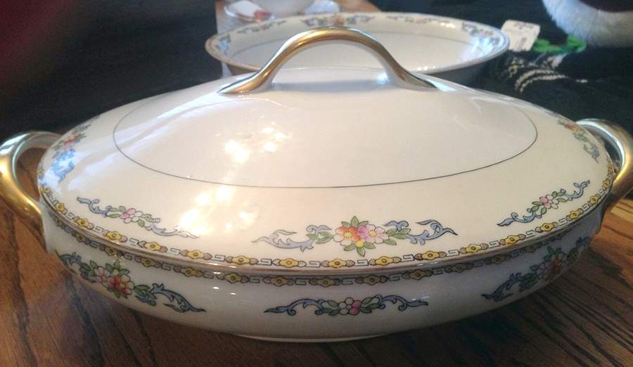 MEI1166 Oval Covered Vegetable by Meito-1