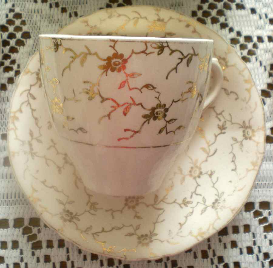 MEA364 Flat Cup & Saucer Set by Alfred Meakin-1