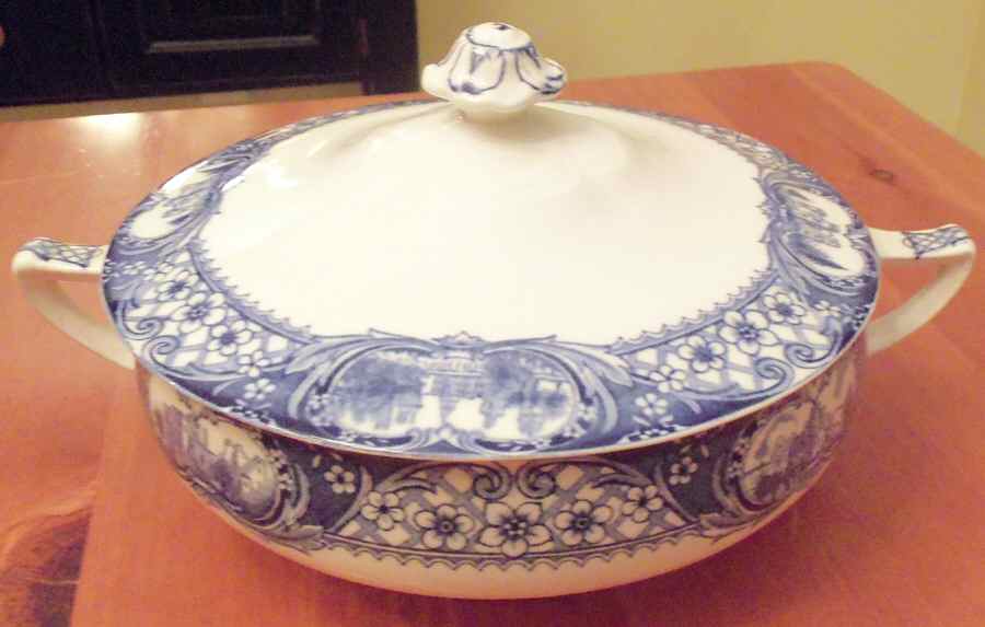 Castleton Round Covered Vegetable by J & G Meakin-1