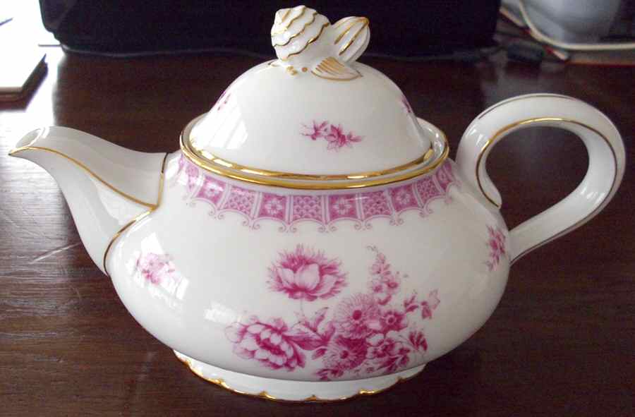 MUE158 Teapot & Lid by Paul Muller-1