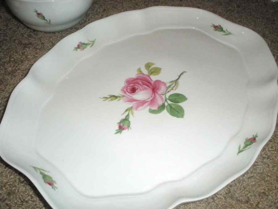 MSS194 Round Tray by Meissen (Germany)-1