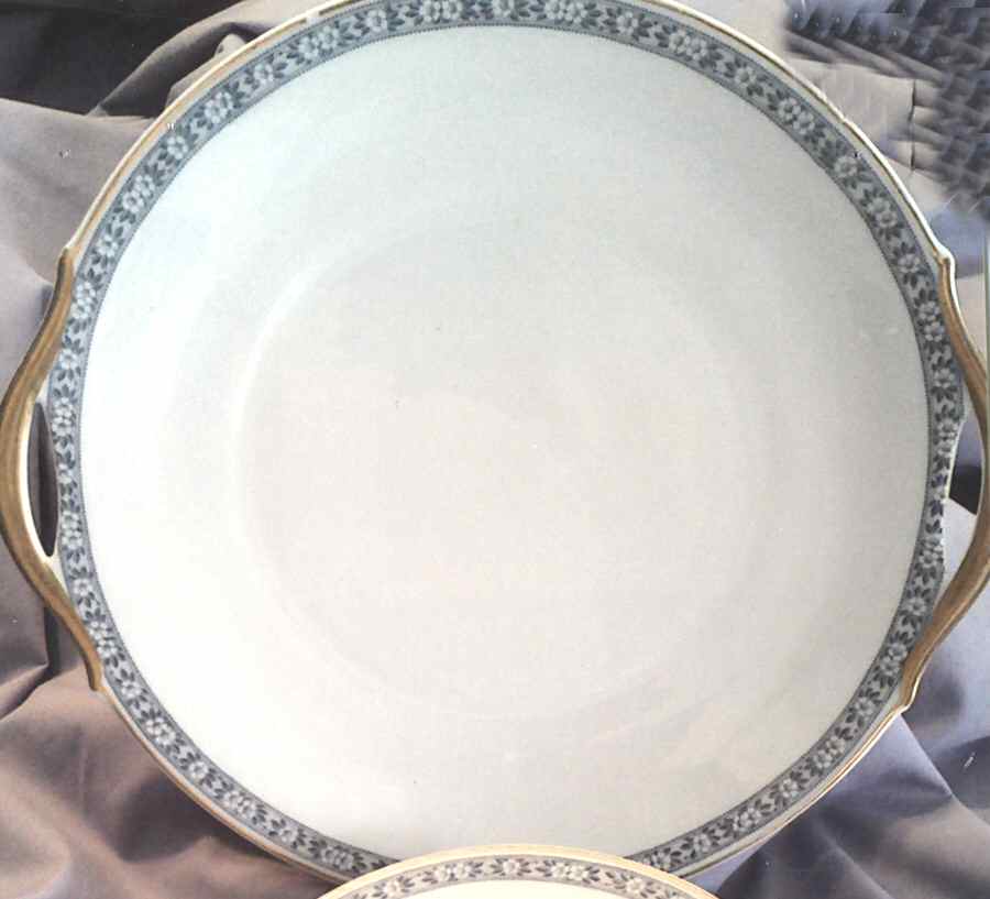 MUE159 Handled Cake Plate by Paul Muller-1