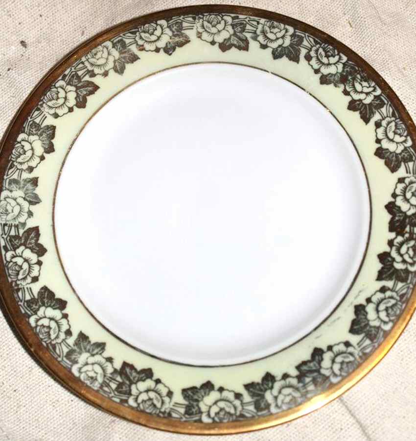 MUE160 Dinner Plate by Paul Muller-1