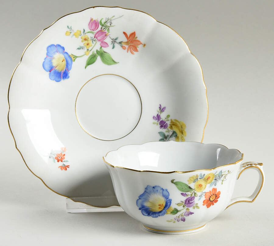 MSS197 Flat Cup & Saucer Set by Meissen (Germany)-1