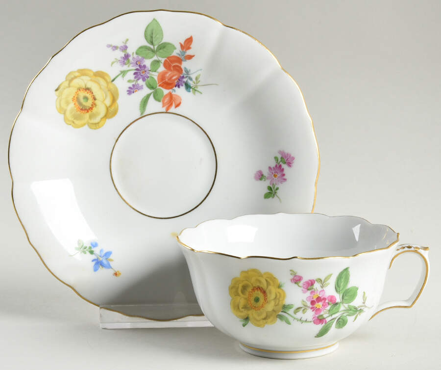MSS197 Flat Cup & Saucer Set by Meissen (Germany)-1