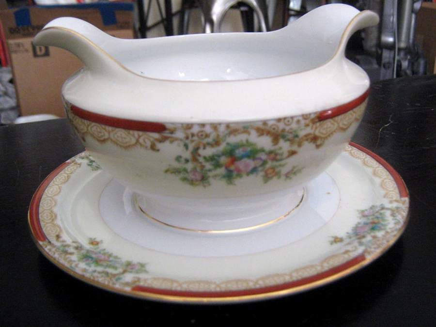 MEI1178 Gravy Boat with Attached Underplate by Meito-1