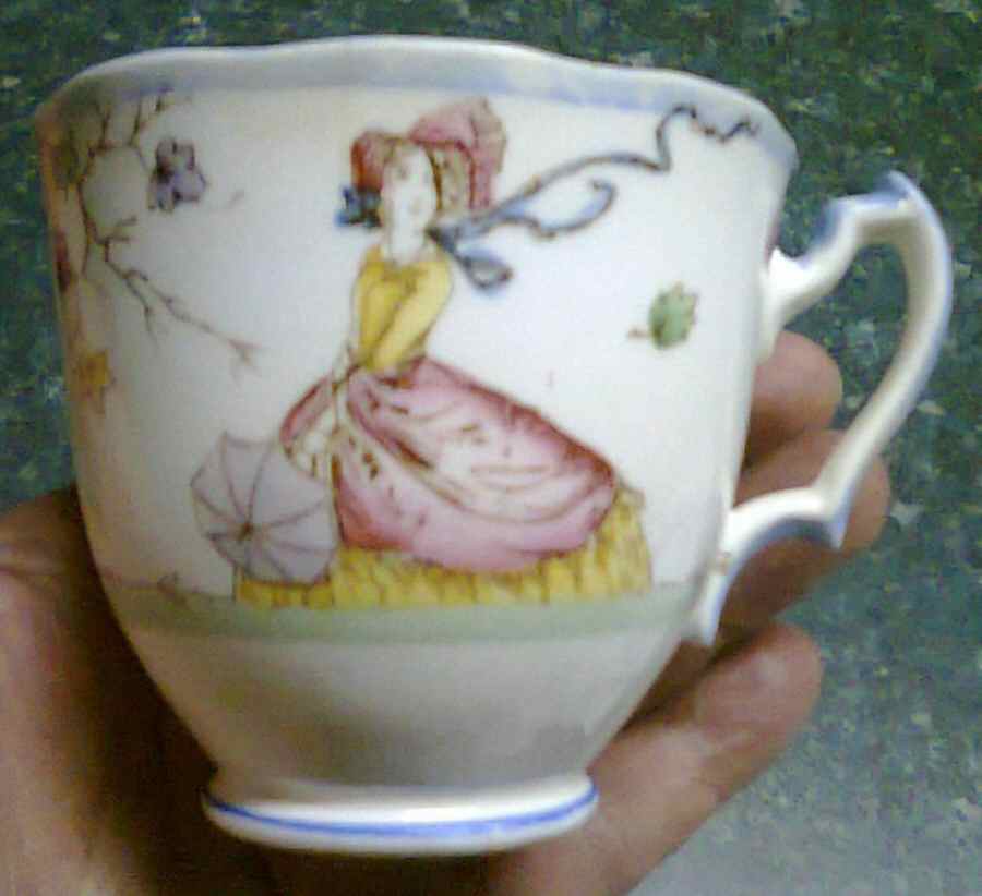 MEL31 Footed Cup by Melba-1