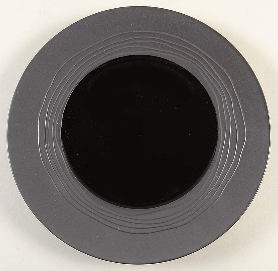 Escale Noir (Black) Dinner Plate by Medard de Noblat-1