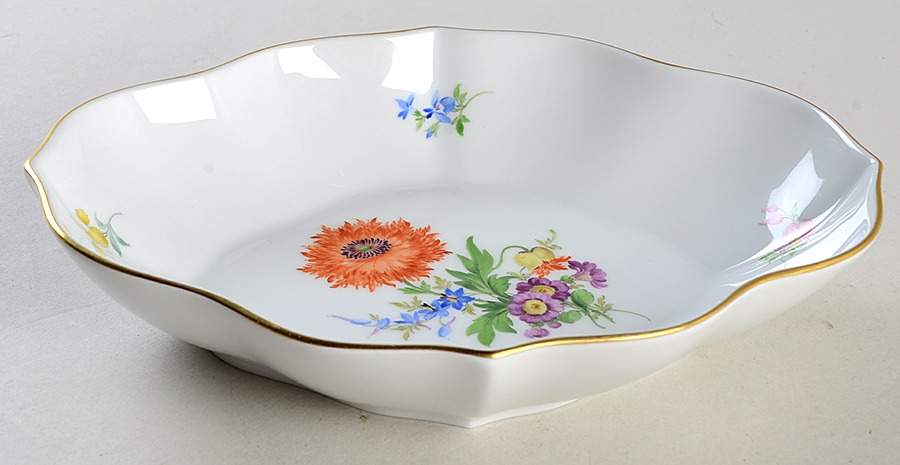 060110 7" Oval Sweet Meat Dish by Meissen (Germany)-1