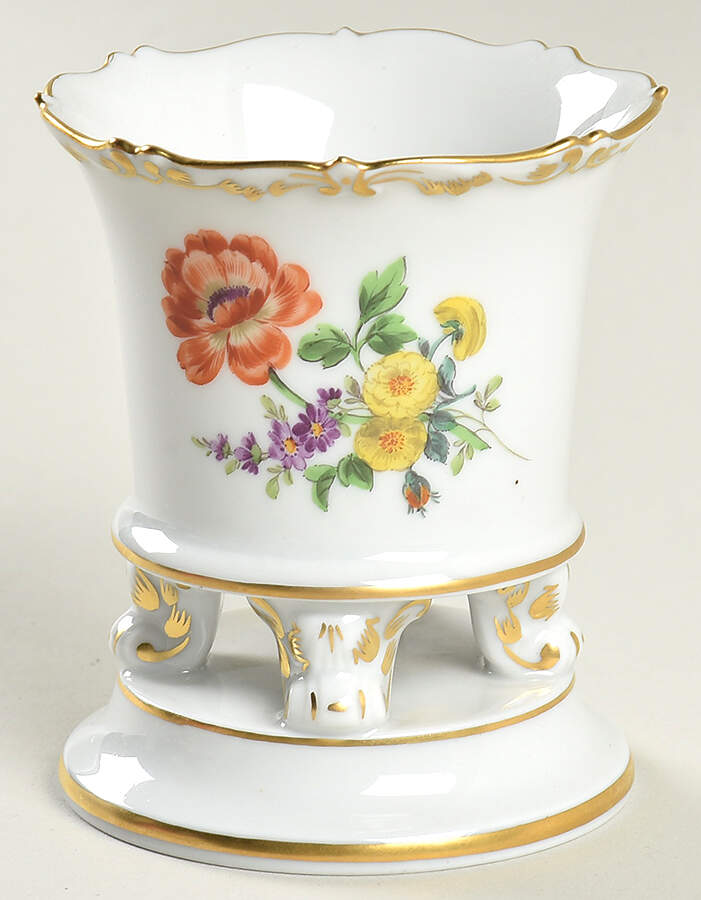 060110 3" Claw Footed Urn Vase by Meissen (Germany)-1
