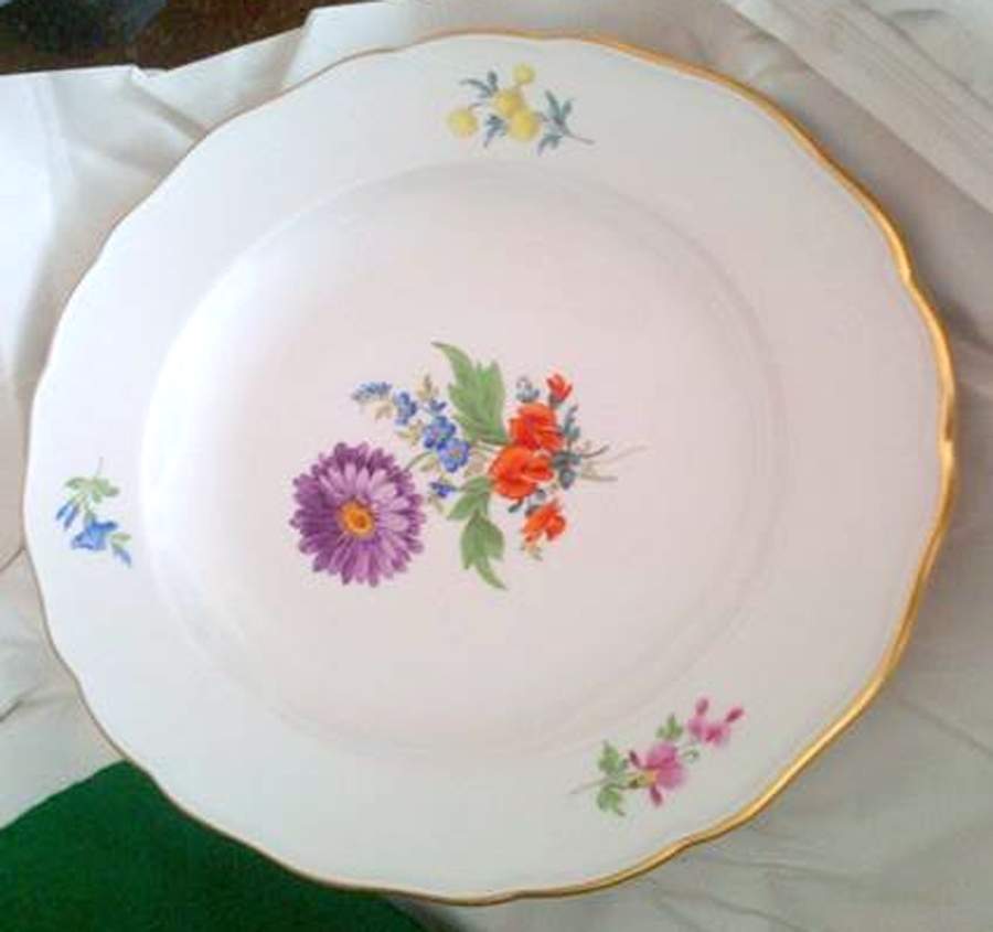 060110 Dinner Plate by Meissen (Germany)-1