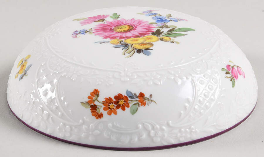 140110 Lid for 4" Round Box by Meissen (Germany)-1