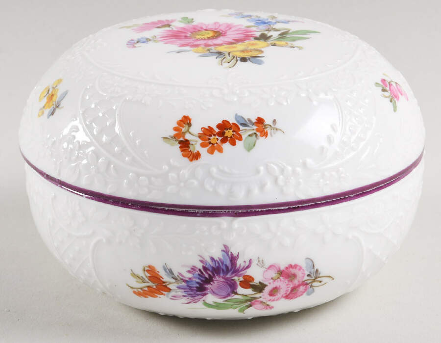 140110 4" Round Box & Lid by Meissen (Germany)-1