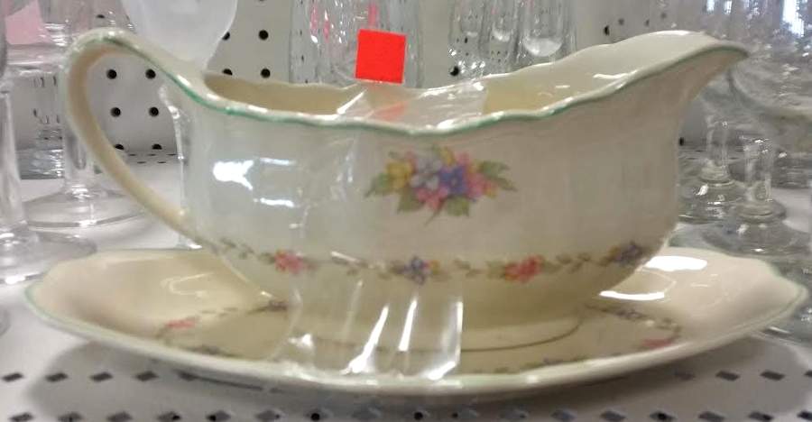 Hydrangea (Glamour) Gravy Boat & Underplate by J & G Meakin-1