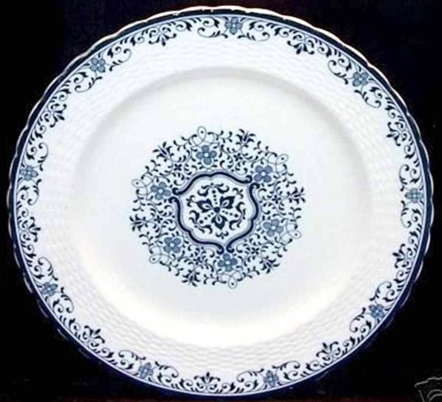 Moustiers Dinner Plate by Minton-1