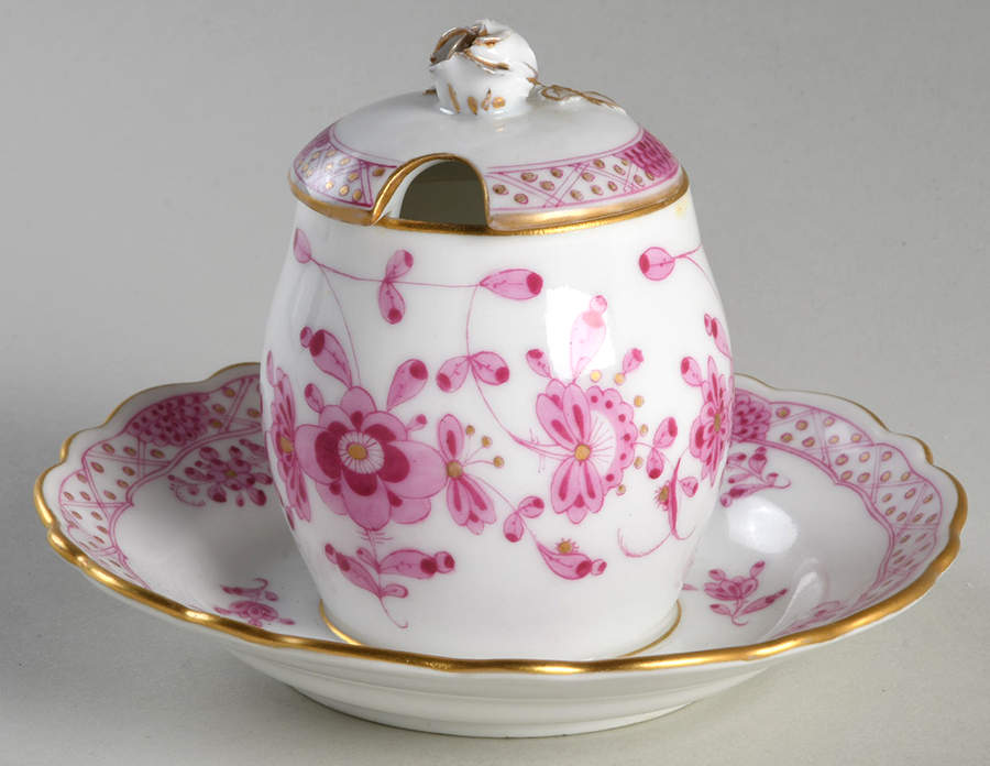 343410 Mustard with Lid & Attached Underplate by Meissen (Germany)-1