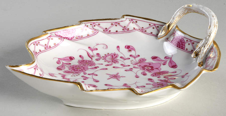 343410 Leaf Shaped Dish by Meissen (Germany)-1