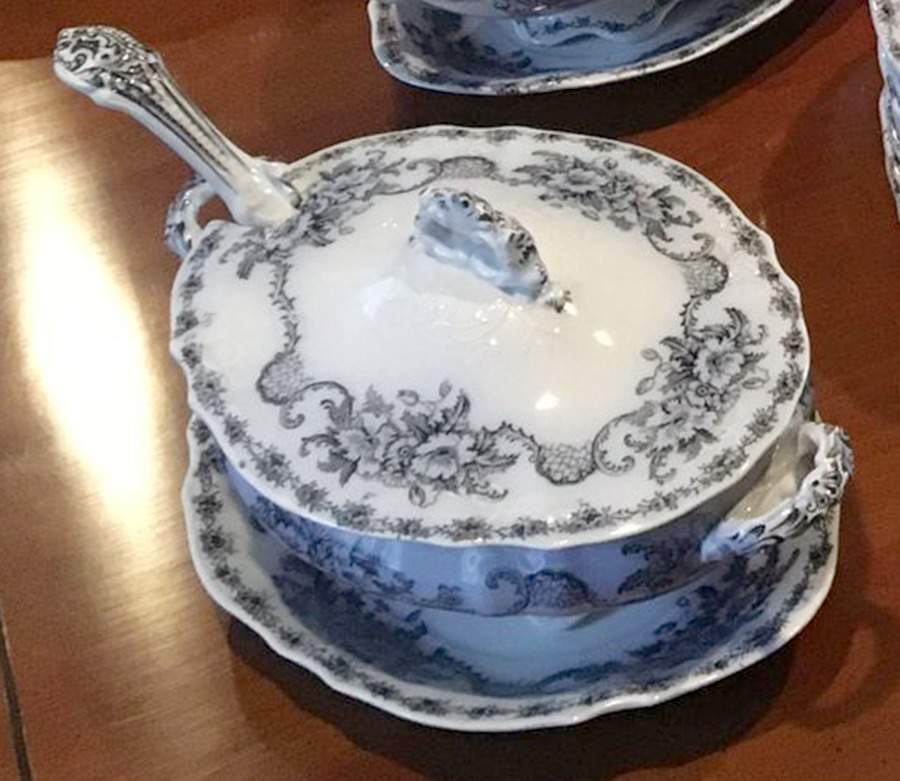 Mentone Blue Tureen & Lid w/Underplate by Alfred Meakin-1