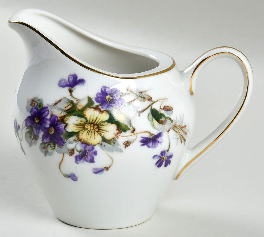 C682 Creamer by Meito-1