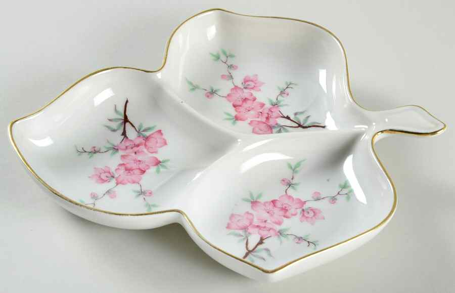 6125 Leaf Shaped Dish by Mitterteich-1