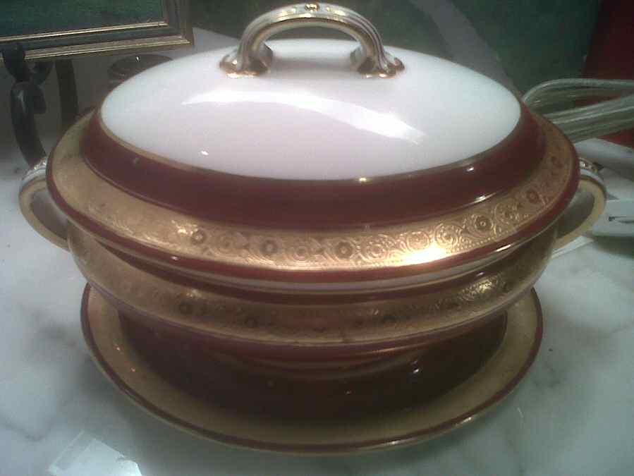 G8723 Round Covered Vegetable by Minton-1