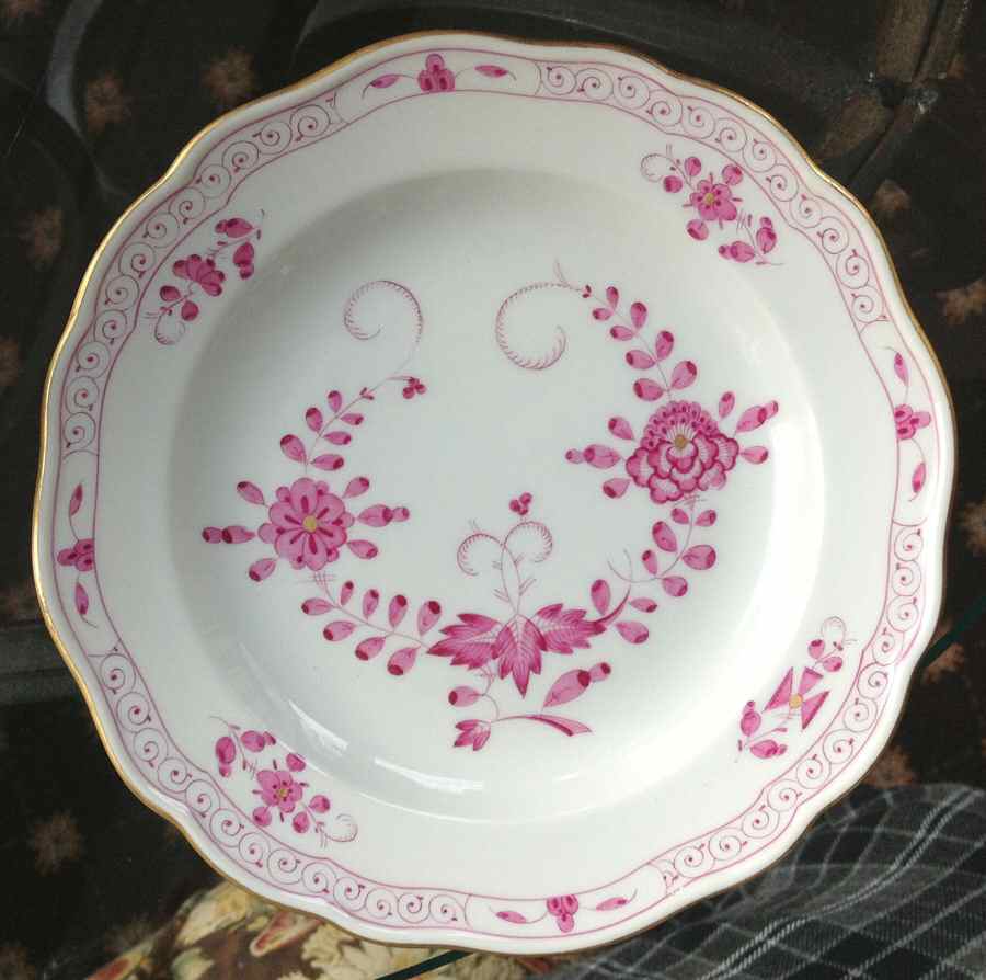 Indian Painting Pink Dinner Plate by Meissen (Germany)-1