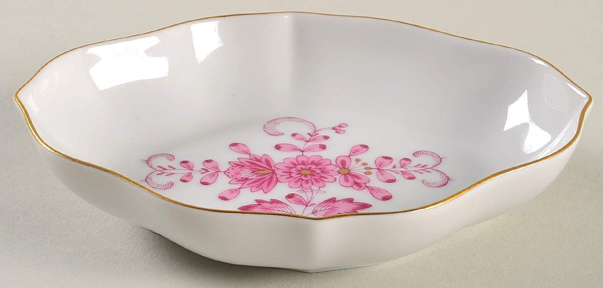 Indian Painting Pink 4" Scalloped Tray by Meissen (Germany)-1
