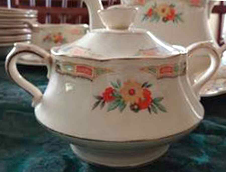 MEA383 Sugar Bowl & Lid by Alfred Meakin-1