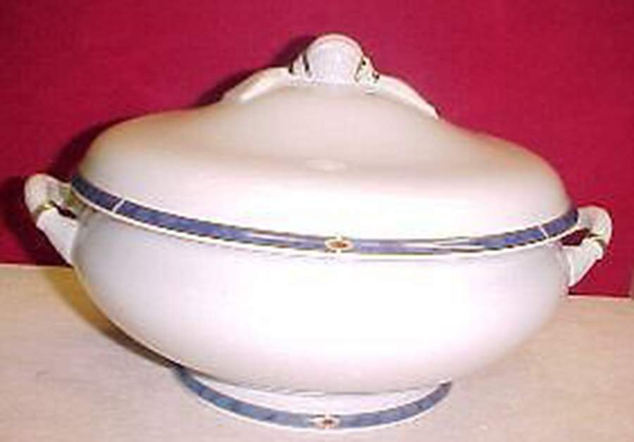 Chrysalis Round Covered Vegetable by Medard de Noblat-1