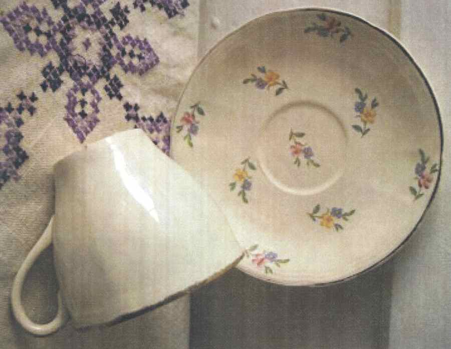 MEA386 Flat Cup & Saucer Set by Alfred Meakin-1