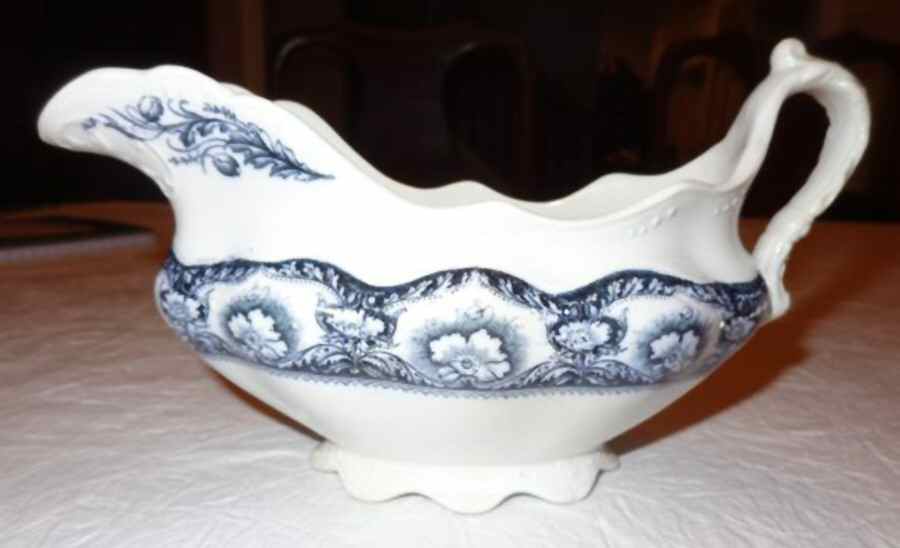 Balmoral Blue (Not Flow Blue) Gravy Boat by J & G Meakin-1