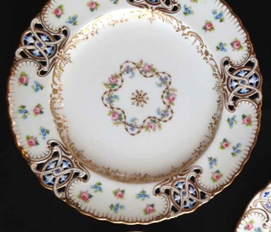 G7301 Dinner Plate by Minton-1