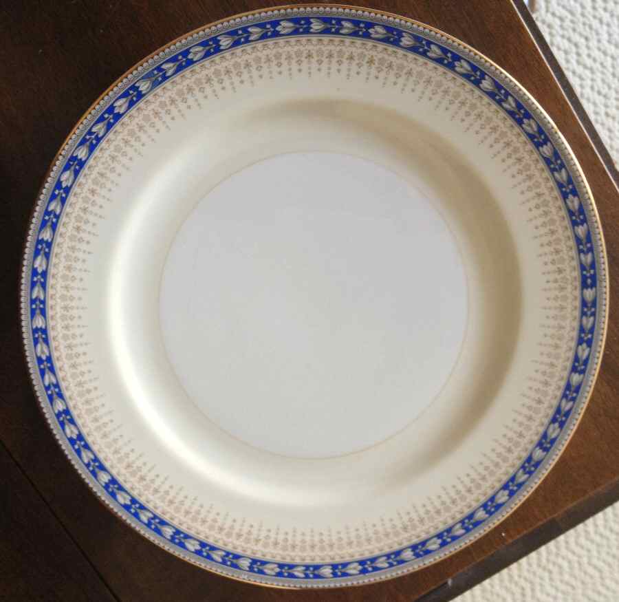 V2229 Dinner Plate by Meito-1