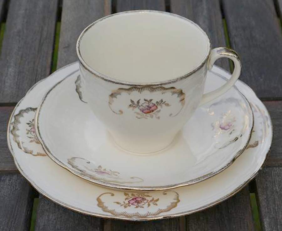 MEA392 Flat Cup & Saucer Set by Alfred Meakin-1