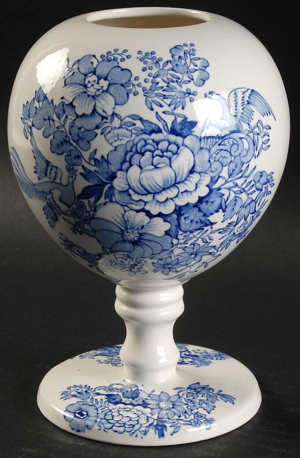 MLG8 6" Ivy Vase by C T Maling & Sons-1