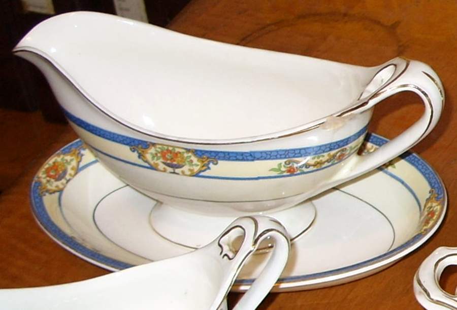 MEK401 Gravy Boat & Underplate by J & G Meakin-1
