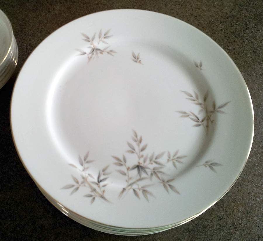 Sasa Dinner Plate by Mikuni-1