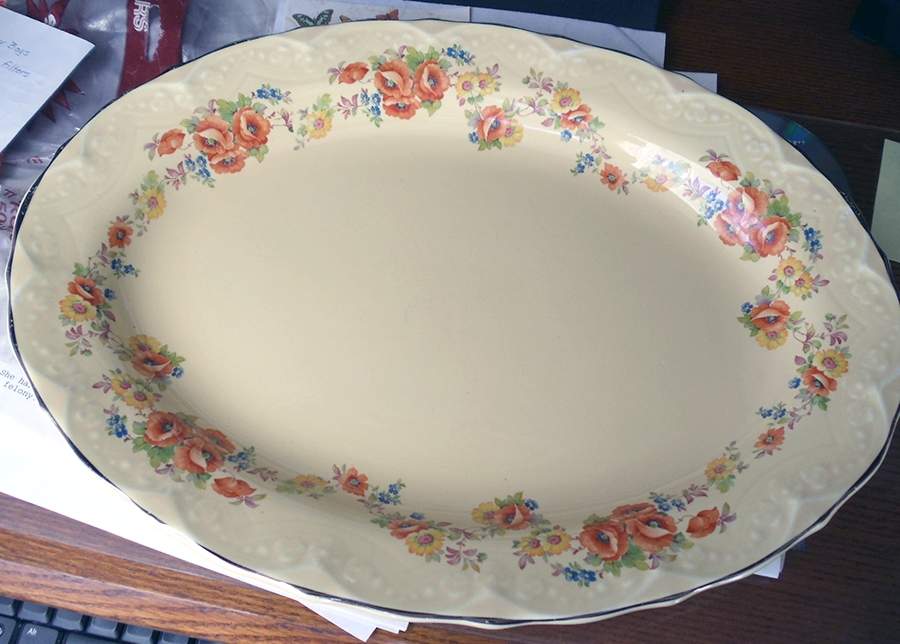 MET29 15" Oval Serving Platter by Metlox - Poppytrail - Vernon-1