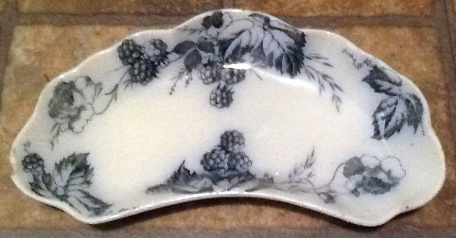 Bramble Black Bone Dish by Alfred Meakin-1