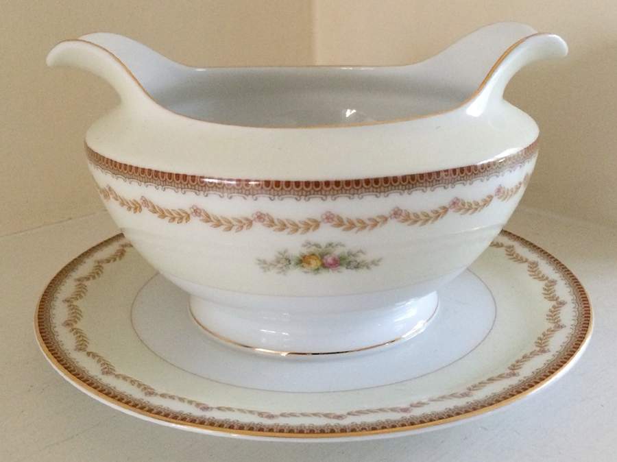 MEI1220 Gravy Boat with Attached Underplate by Meito-1