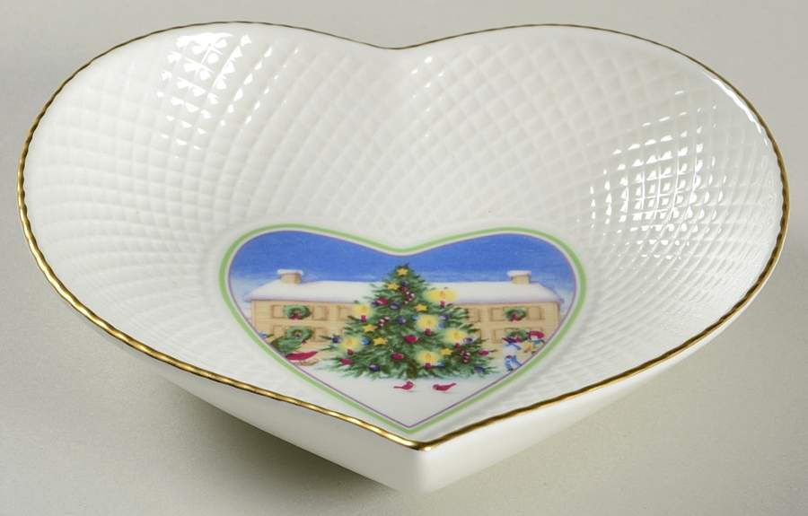 Season's Greetings Heart Shaped Dish by Mikasa-1