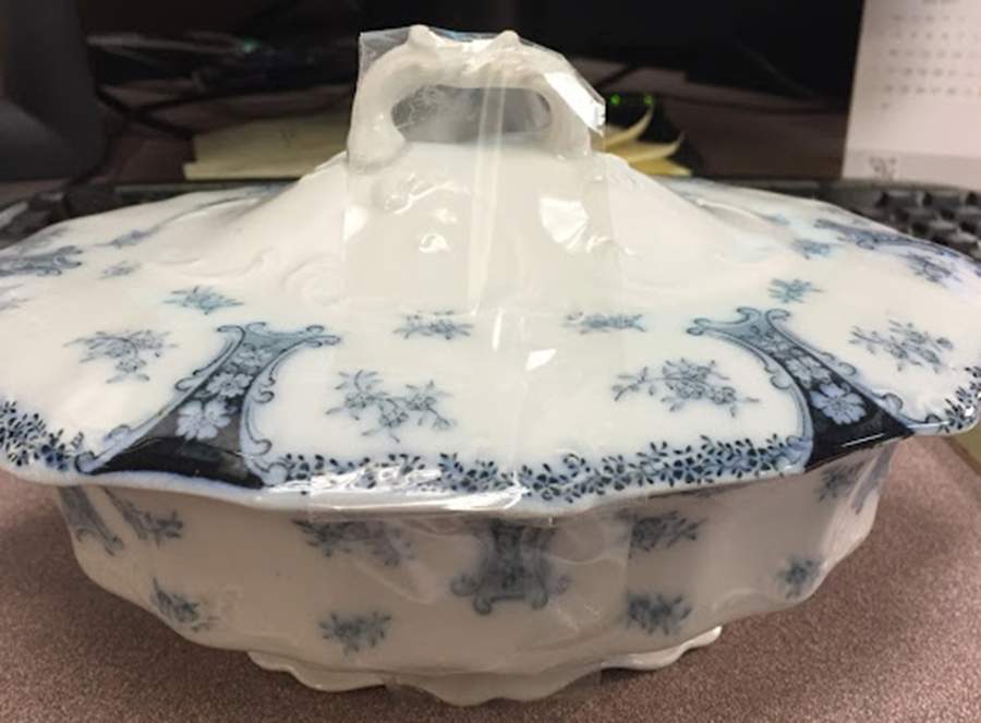 Diana Blue Sauce Boat & Lid by J & G Meakin-1
